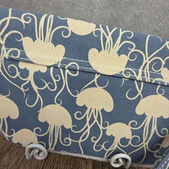 Bungalow 360 Wristlet Clutch Bag Blue Natural Cream Jellyfish Cotton Canvas New - Picture 4 of 13